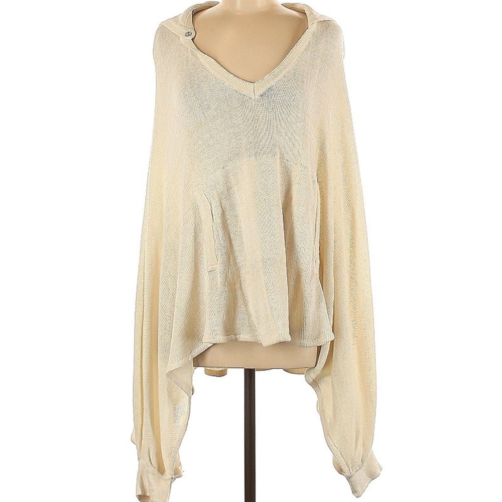 Goddis poncho hoodie size medium to large. Hood is detachable